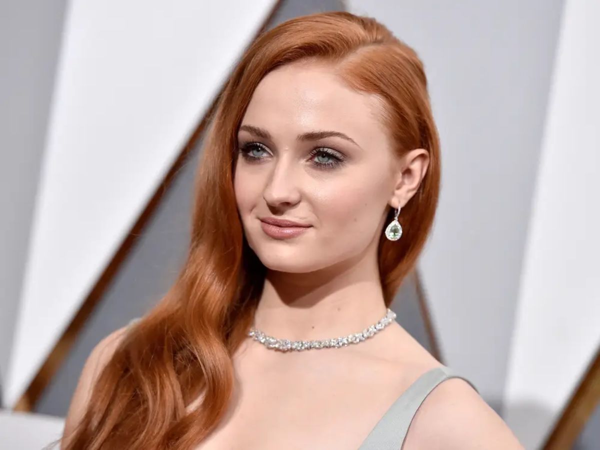 Sophie Turner Shares First Personal Pregnancy Photos Momcentric 4489